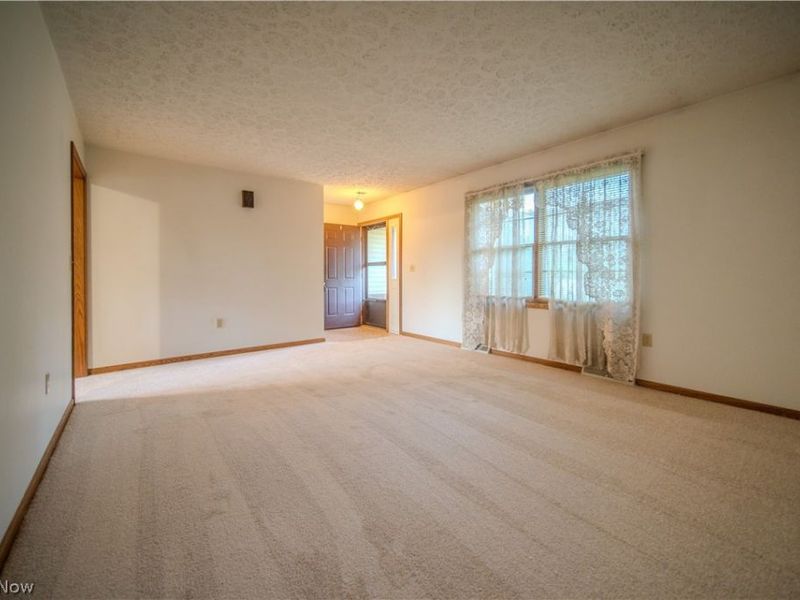 3192 Dewalt Drive, Green, OH 44312 Photo 7