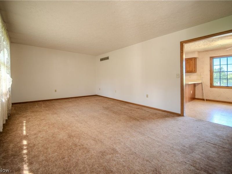 3192 Dewalt Drive, Green, OH 44312 Photo 7