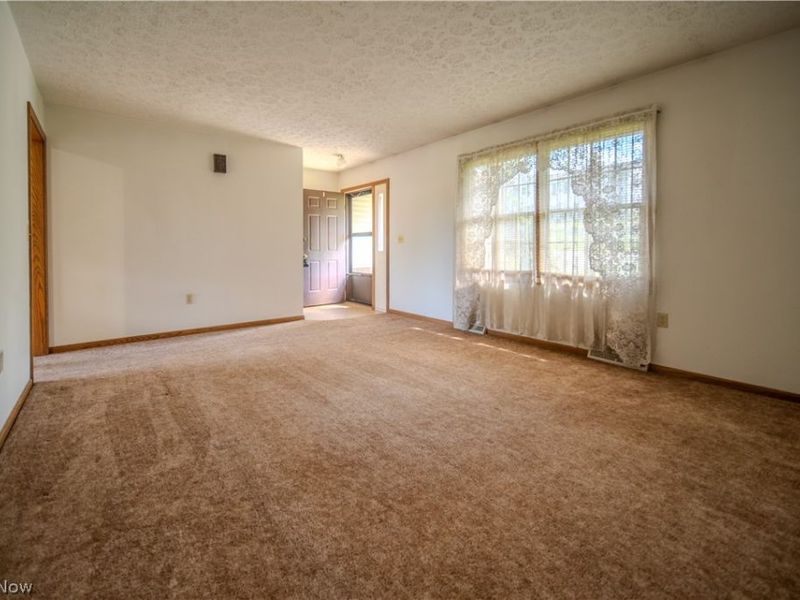 3192 Dewalt Drive, Green, OH 44312 Photo 9