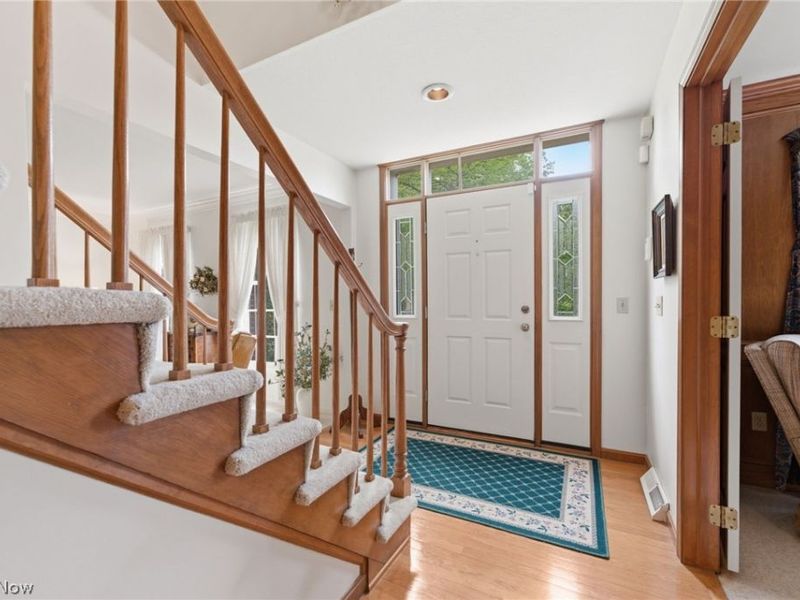 359 Williamsburg Drive , Avon Lake, OH 44012 Photo 5