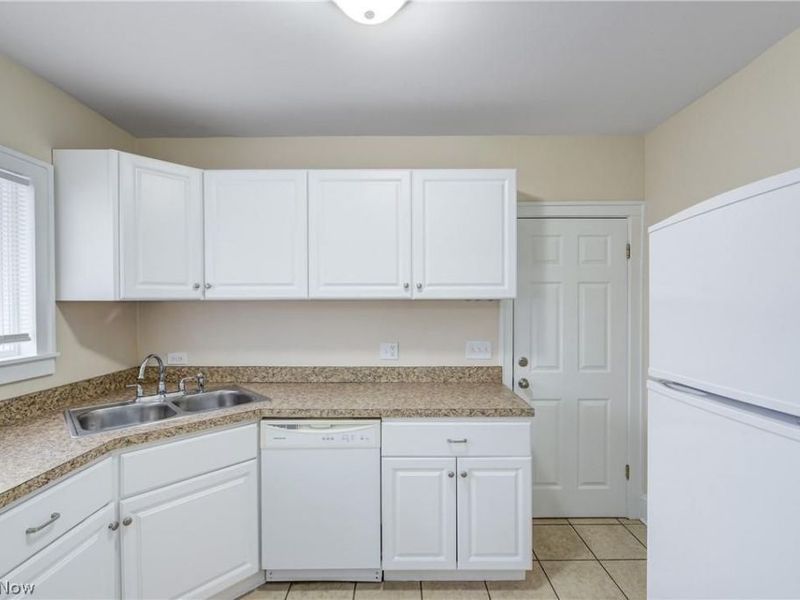 2085 Chesterland Avenue , Unit UP, Lakewood, OH 44107 Photo 13