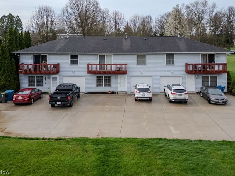 3194-3198 Dewalt Drive , Green, OH 44312 Photo 6