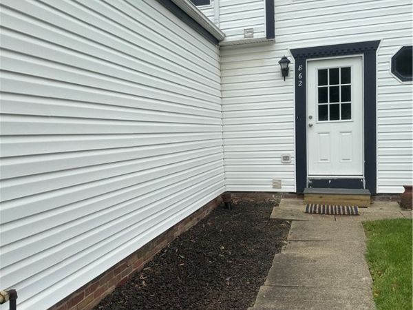 862 Sunset Cir, Evans City, PA 16033