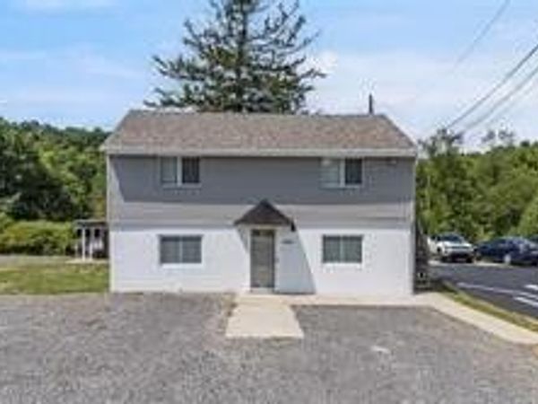 1122 Pittsburgh Rd , Unit B, Valencia, PA 16059