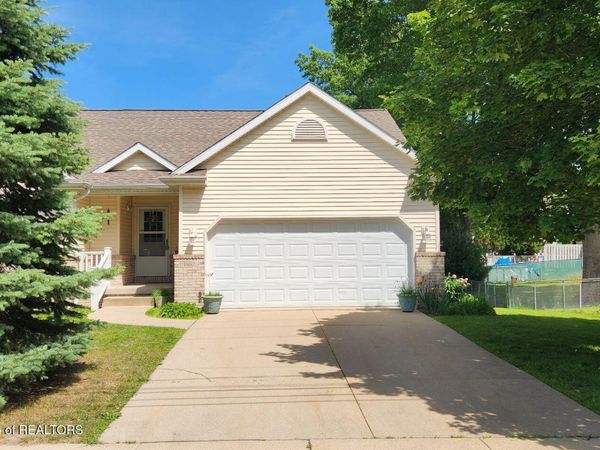 1992 Summit Street, Holt, MI 48842
