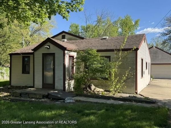 237 Earl Court, Napoleon, MI 49261
