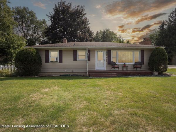 1517 N Primrose Lane, DeWitt, MI 48820