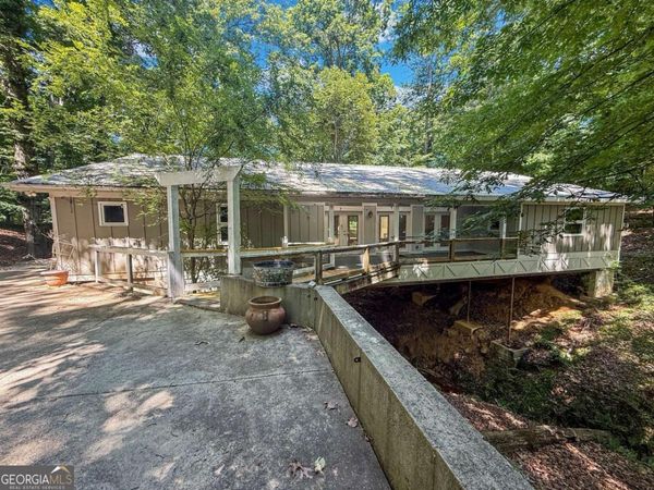 6567 Tahiti Way, Flowery Branch, GA 30542