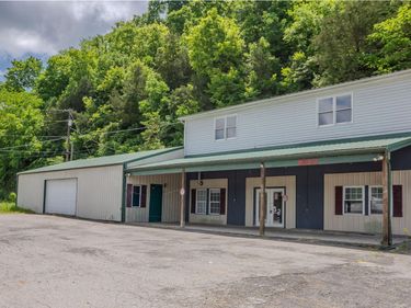 8689 Bardstown Road, Springfield, KY 40069