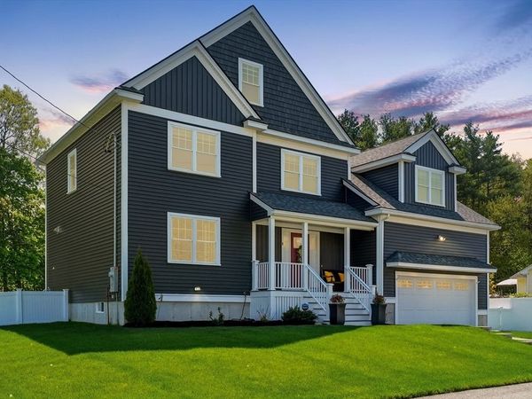 8 Edgewood Rd, Middleton, MA 01949