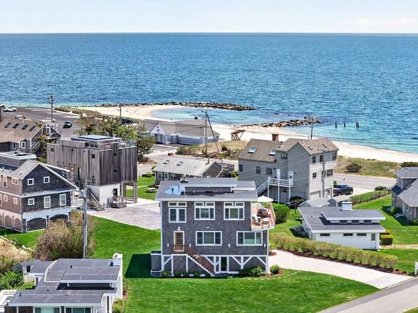 19 Bywater Ct, Falmouth, MA 02540