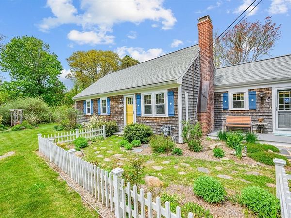 24 Acorn Dr, Barnstable, MA 02668
