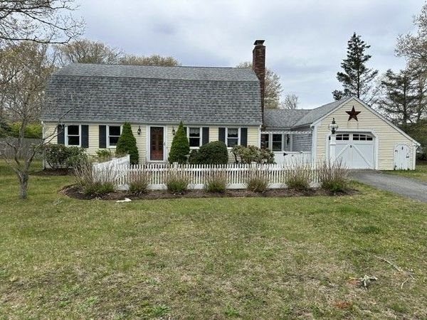 3 Thoreau Dr, Barnstable, MA 02632