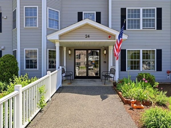 24 Greenleaves Drive, Unit 413, Amherst, MA 01002