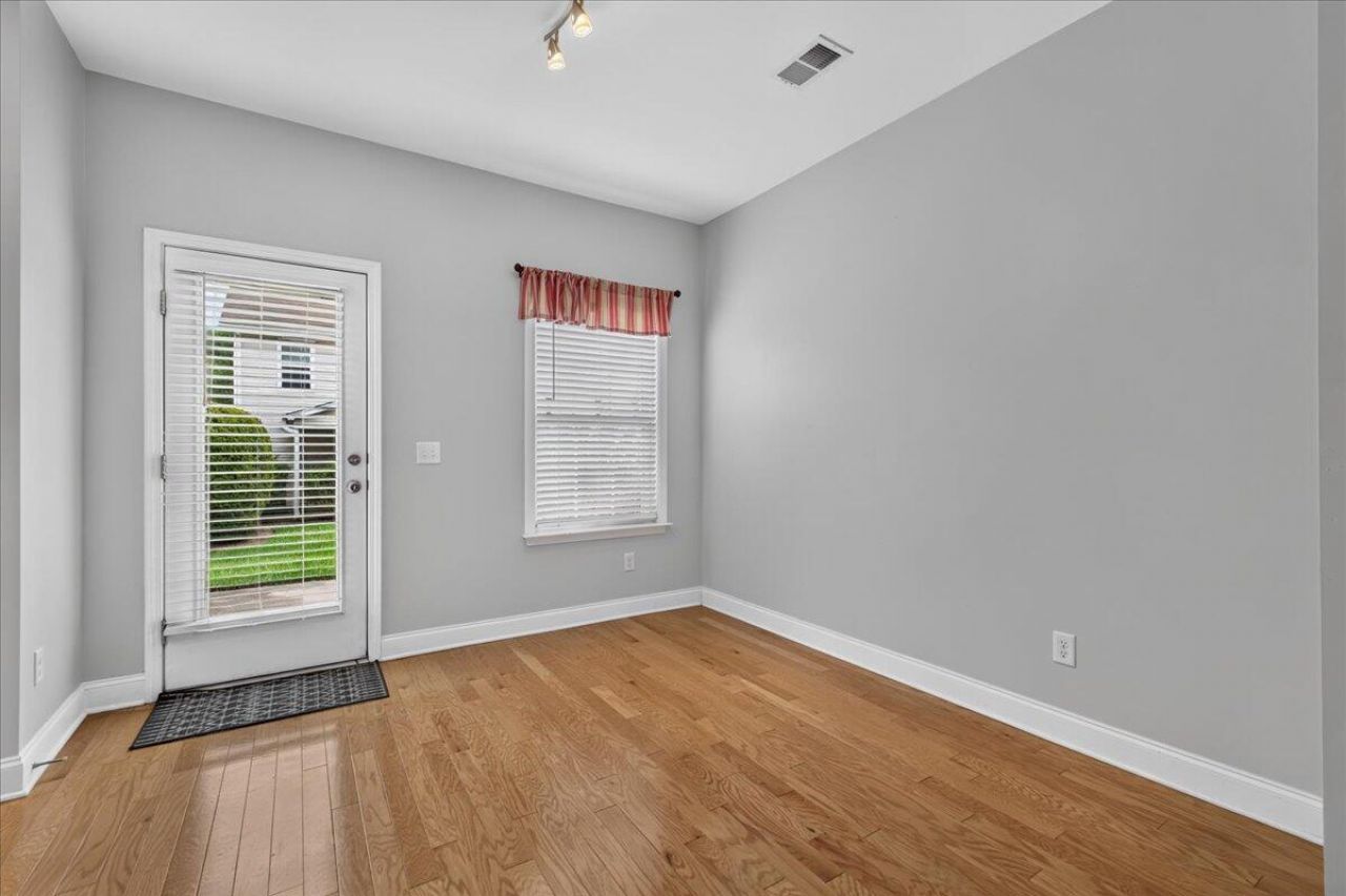 1065 Bennington Drive Photo 10