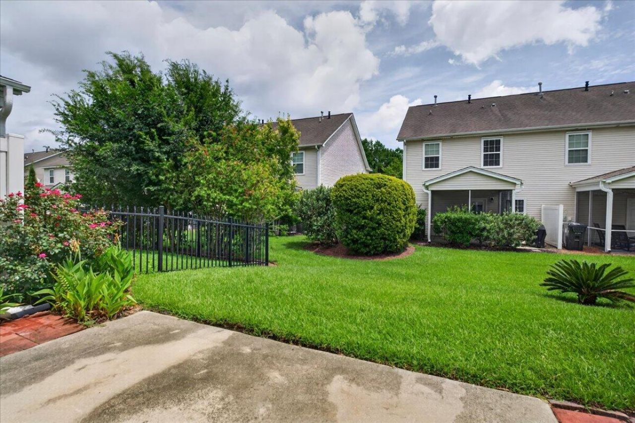 1065 Bennington Drive Photo 16