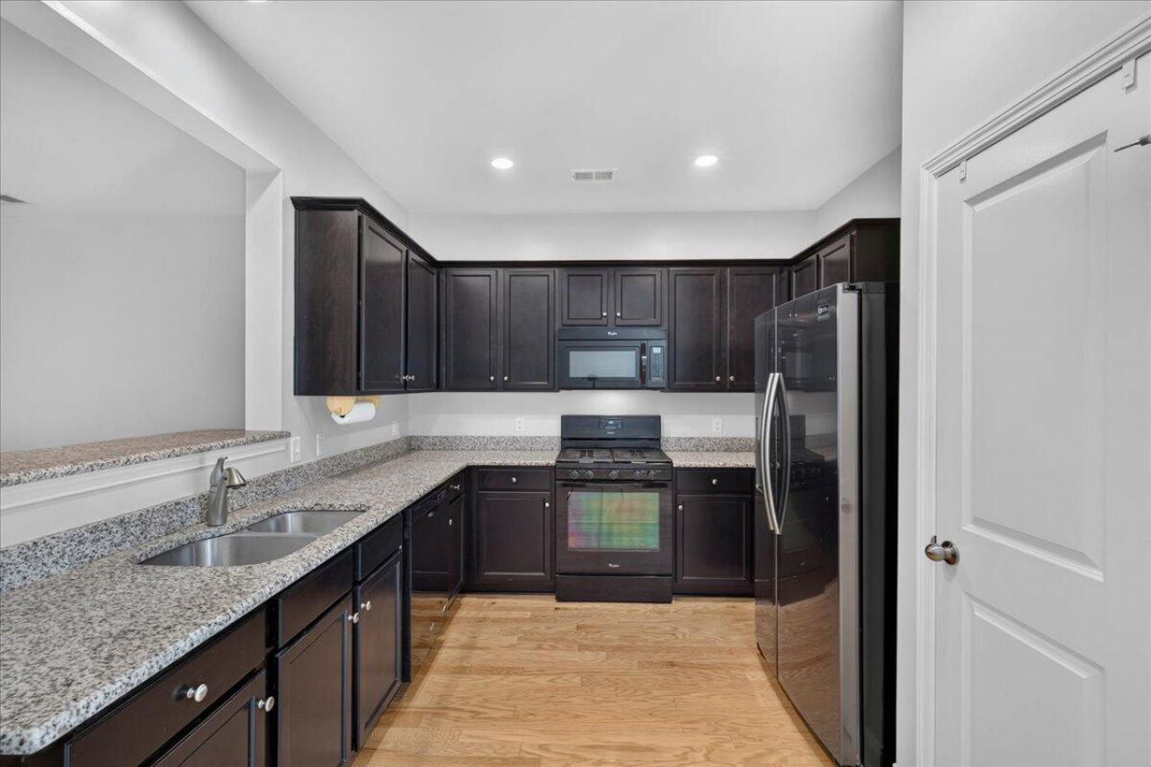 1065 Bennington Drive Photo 37