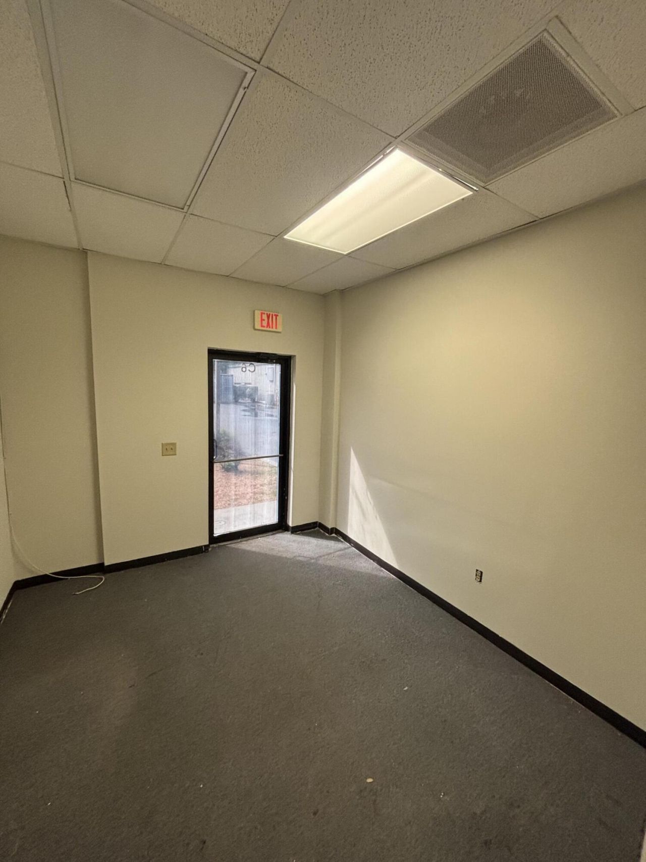5700 Dorchester Road  Photo 4