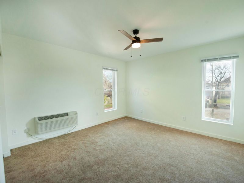 1404 Indianola Avenue, Columbus, OH 43201 Photo 3