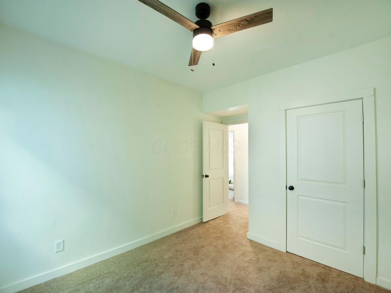 1404 Indianola Avenue, Columbus, OH 43201 Photo 4