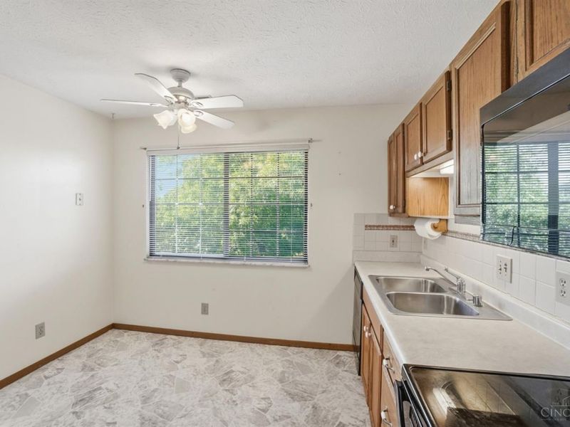 3961 School Section Road, Unit 36, Green Township, OH 45211 Photo 10