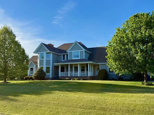 N61W29060 Parkside PLACE, Hartland, WI 53029