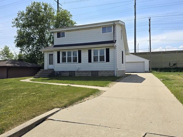 1031 98th STREET, West Allis, WI 53214