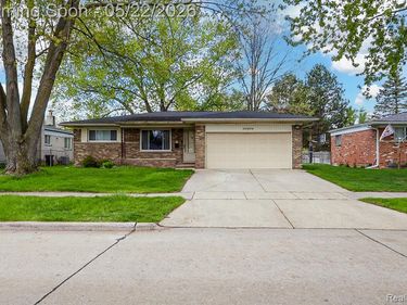 30809 Elmhurst Drive, Madison Heights, MI 48071