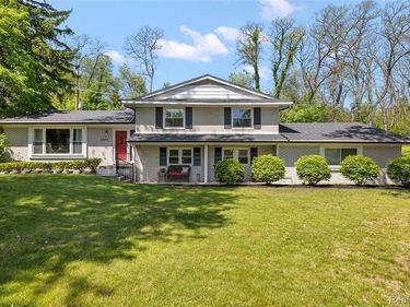 6804 Spruce Drive, Bloomfield Hills, MI 48301