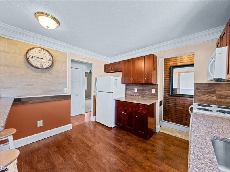 34605 Glen Drive , Eastlake, OH 44095 Photo 10