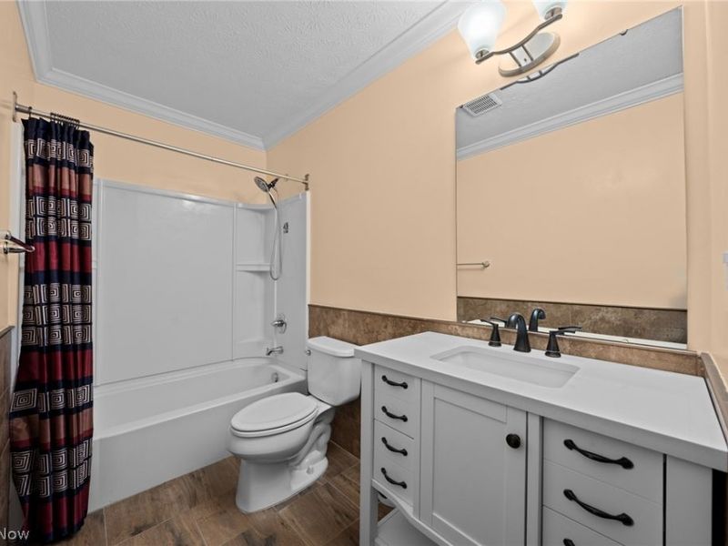 34605 Glen Drive , Eastlake, OH 44095 Photo 24