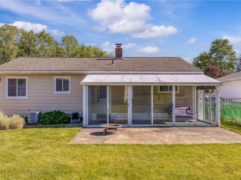 34605 Glen Drive , Eastlake, OH 44095 Photo 3