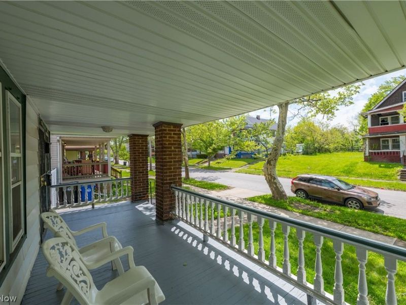 9701 Parkview Avenue , Cleveland, OH 44104 Photo 4