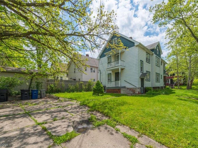 9701 Parkview Avenue , Cleveland, OH 44104 Photo 6