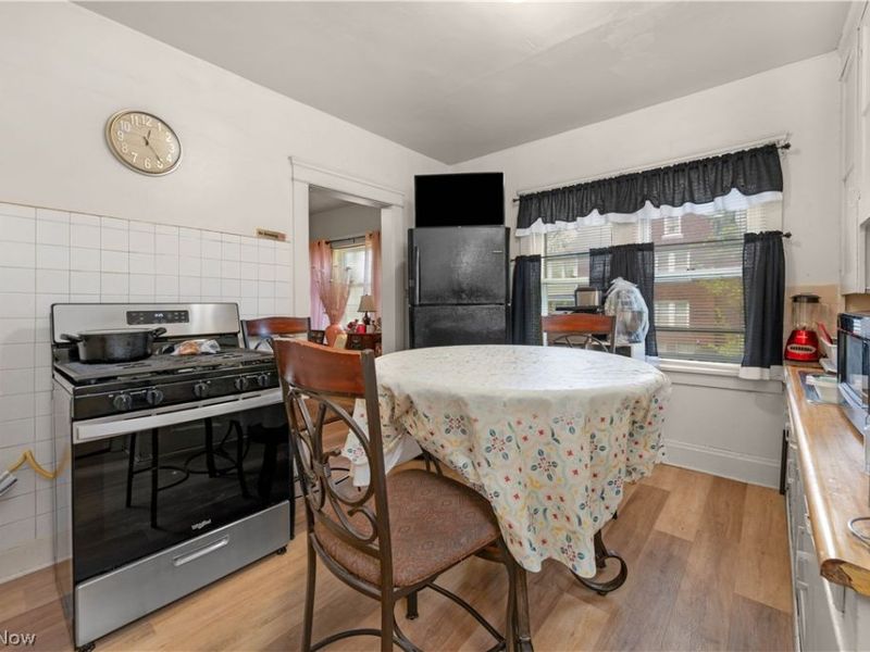 9701 Parkview Avenue , Cleveland, OH 44104 Photo 9