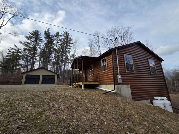 16 Oldham , Saint Albans, ME 04971