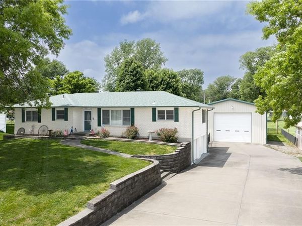 510 S 2nd Street, Lansing, KS 66048