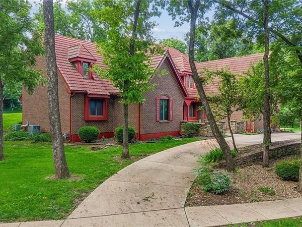 12101 Pawnee Lane, Leawood, KS 66209