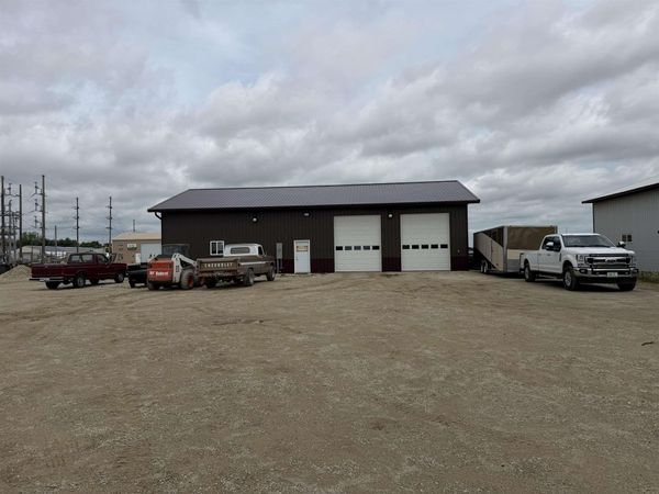 815 NW 8th Avenue, Waukon, IA 52172
