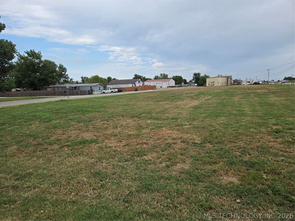 12 W 20 Highway , Skiatook, OK 74070