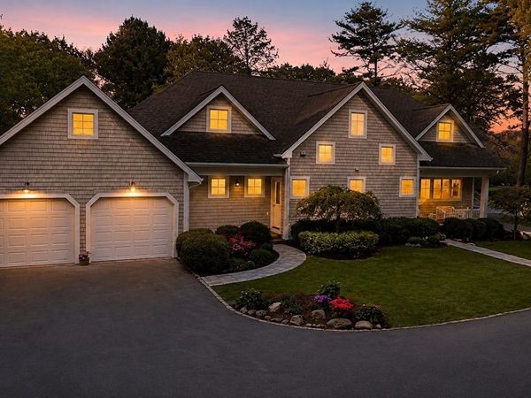 7 Shadow Farm Ln, Rochester, MA 02770