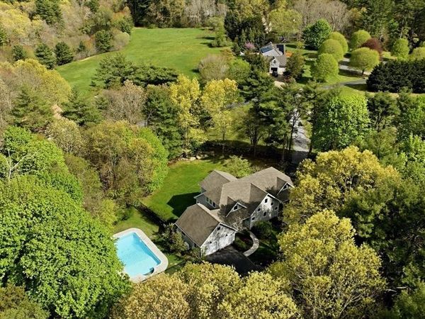 7 Shadow Farm Ln, Rochester, MA 02770