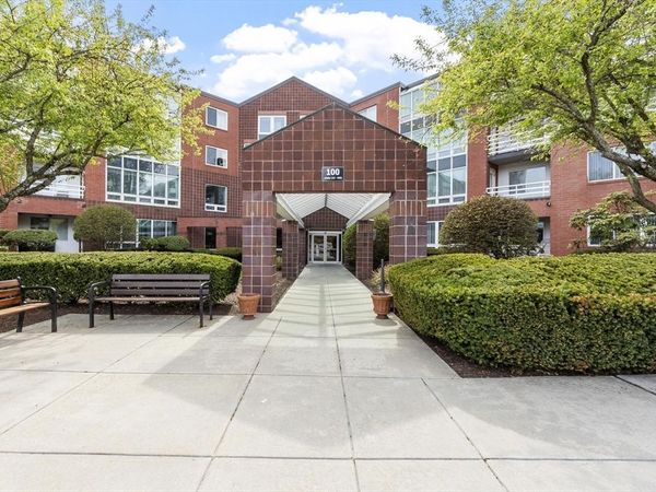 321 Place Ln, Unit 321, Woburn, MA 01801