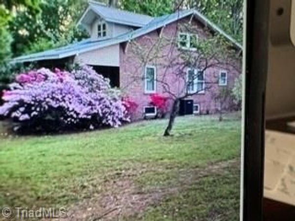 7388 SE Old 421 Road SE, Liberty, NC 27298