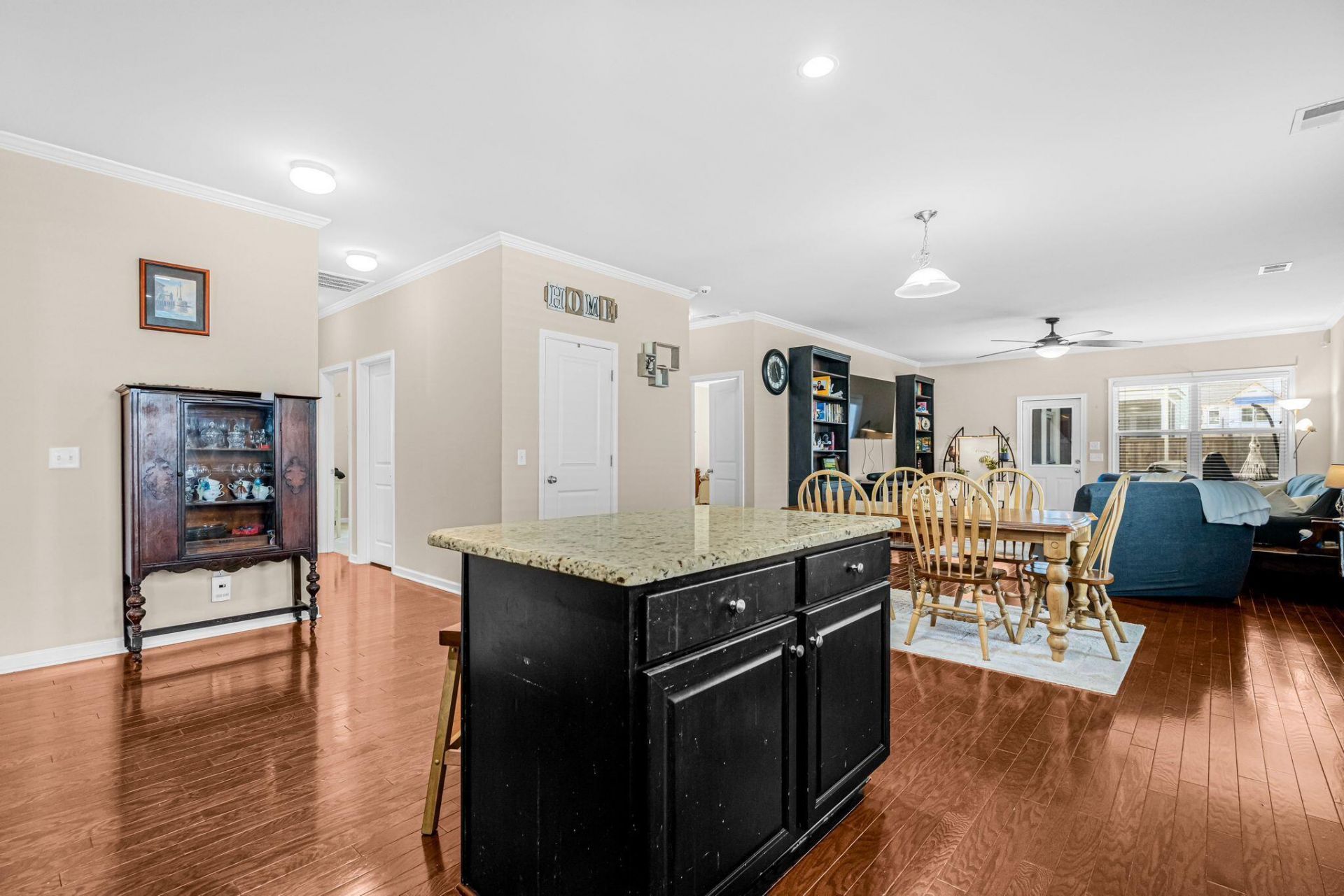 2911 Glenarden Drive Photo 10