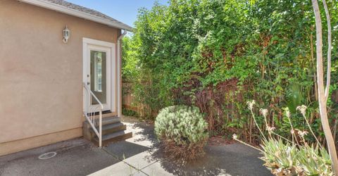 4229 T St, Sacramento, CA 95819 Photo