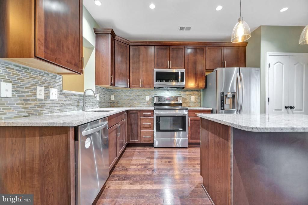 5502 CAPITAL GATEWAY DRIVE , SUITLAND, MD 20746