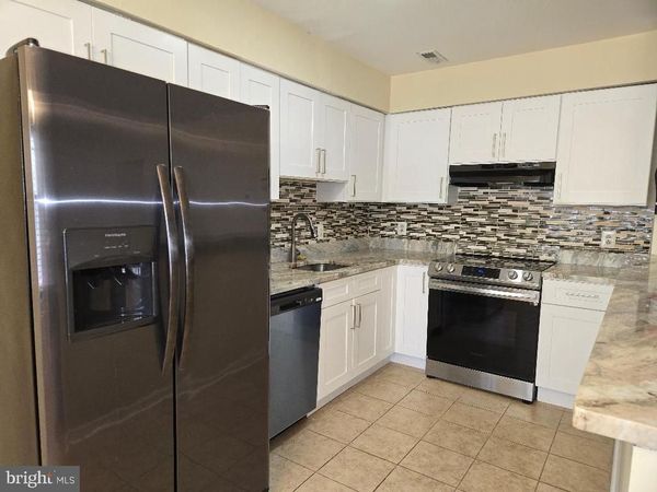 17 BRIDGEWATER DRIVE , MARLTON, NJ 08053