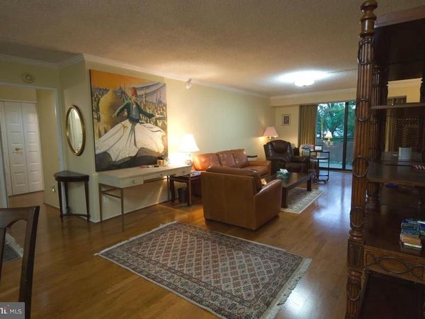1800 OLD MEADOW RD, Unit 818, MCLEAN, VA 22102
