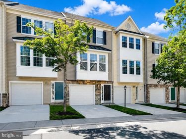 23092 FONTWELL SQUARE, STERLING, VA 20166